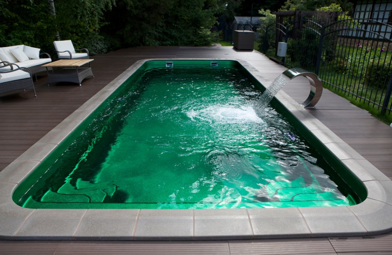 Модель:  Орлеан
Размер:  Длина: 9 м. Ширина: 3,7 м. Глубина: 1,3-1,9 м. Объем: 40 м³
Цвет:  Изумруд